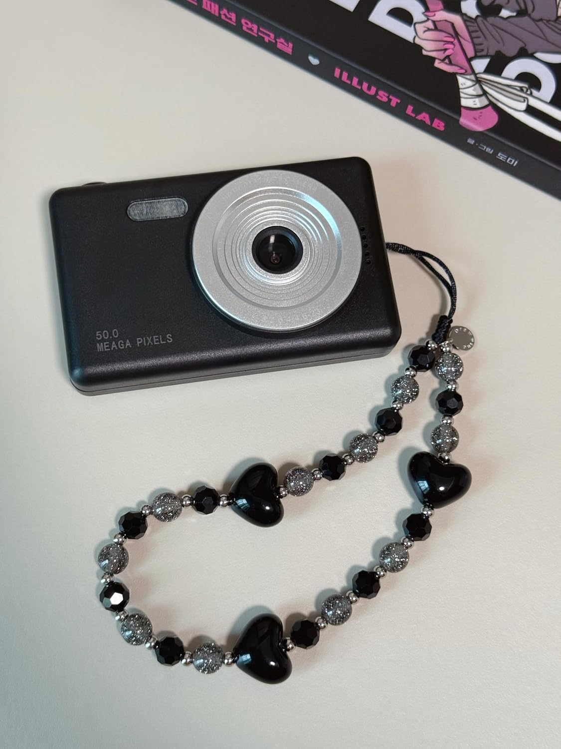 Drawwind Phone Charm Beaded Wristlet Strap Universal Cell Phone Lanyard Cute Bracelet Wrist Strap Beaded Chain String Handmade Accessories for Case Camera Bags (Black Hearts)