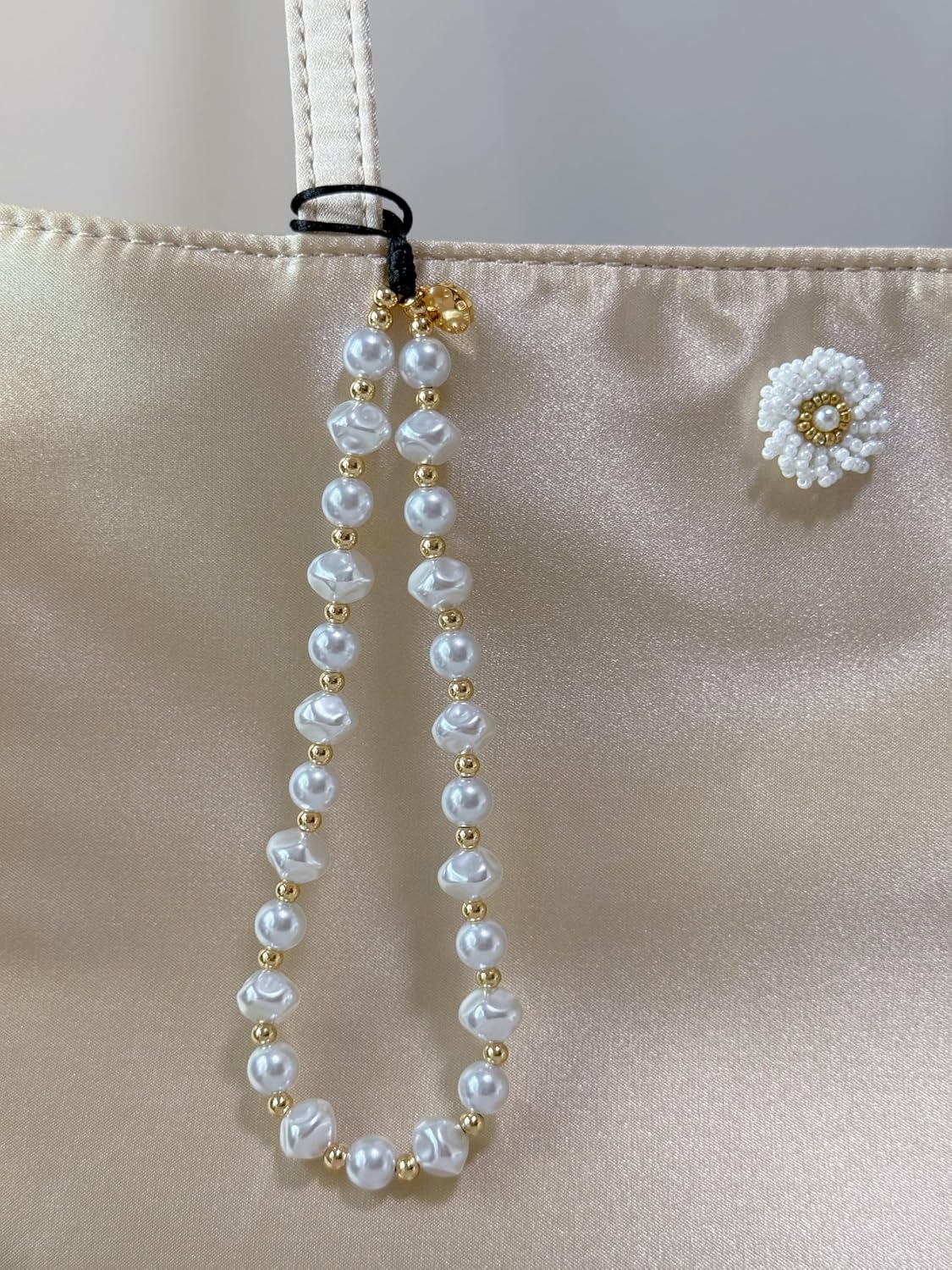 Drawwind Phone Charm Strap Cute Wrist Straps Cell Phone Charm String Y2K Aesthetic Lanyard Wristlet Chain for Case Camera AirPods Bags Keychains (Classic Pearl)